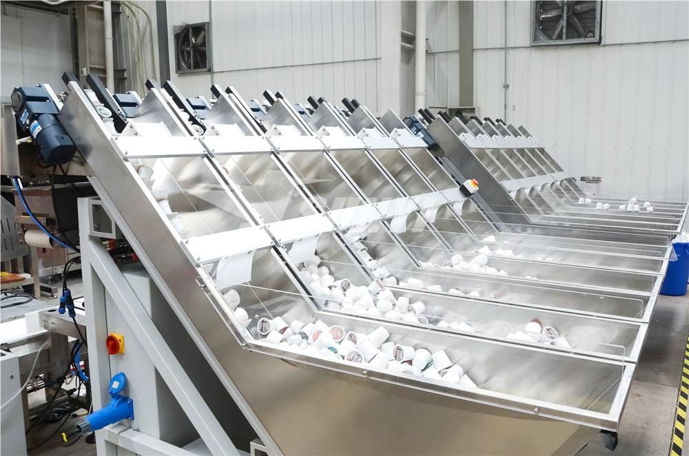 1.-Sistema-de-alimentaci&oacute;n-de-c&aacute;psulas-de-caf&eacute;-Kcup-terminado-autom&aacute;ticamente